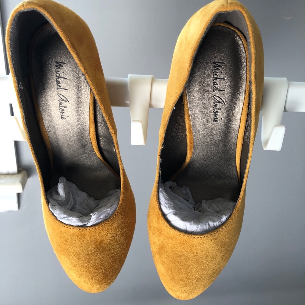 Michael Antonio sude mustard pumps 6.5.